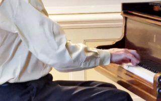 Stefan Eder, Solopiano, spielt Philip Glass, 2019, Rathaussaal Weitra