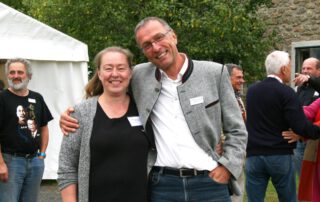 Hoffest in Freitzenschlag, EUPHRAT und TIGRIS treffen Stallreitern, 2016, Hausherrin Gabriela Schwott und WillkommenMENSCH Obmann Gerhard Fallent